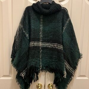 Max Edition Women’s Fringe Poncho